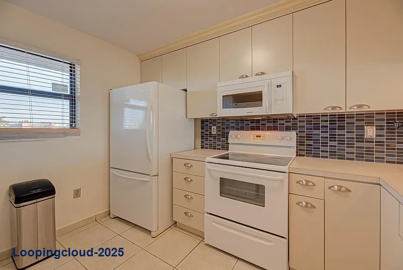 Elegant 2BD/2BA Lakeview Apartment for Rent in Fontainebleau