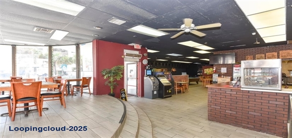 515 N Atlantic Avenue Daytona Beach Florida, 32118 | Pizzería for Sale in Daytona