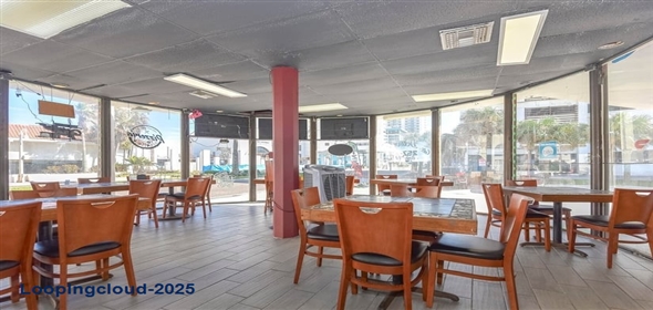 515 N Atlantic Avenue Daytona Beach Florida, 32118 | Pizzería for Sale in Daytona