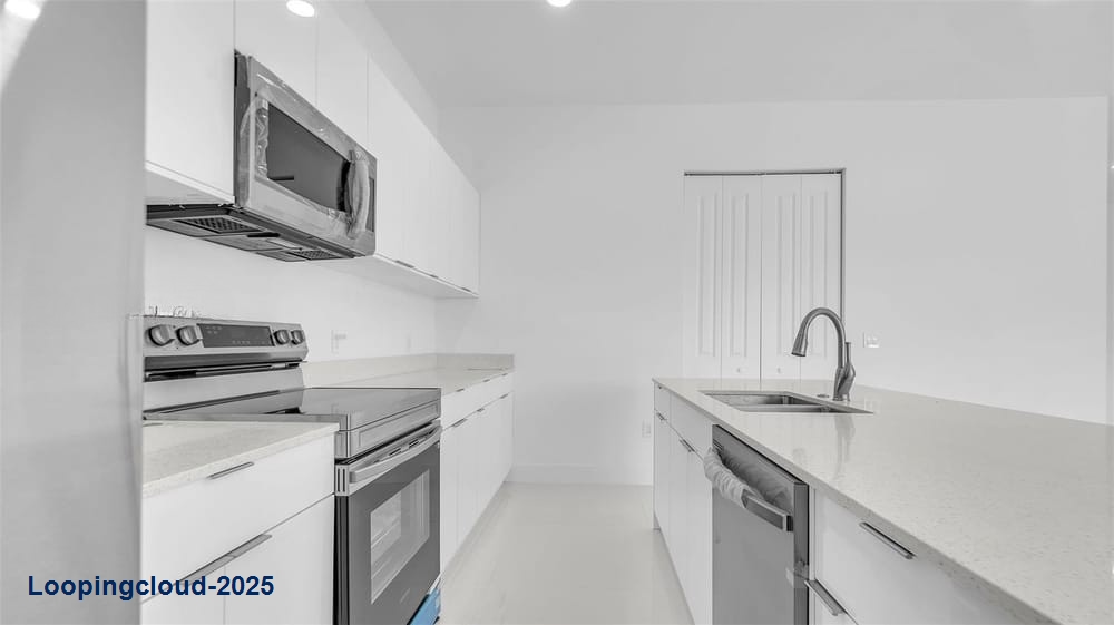 Stunning and Modern 5-Bedroom Single-Family Home Ready for Move-In