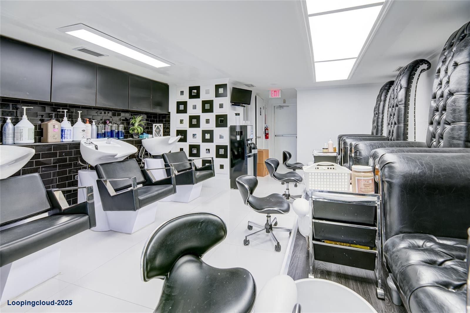 Turnkey Beauty Salon for Sale Near Fontainebleau