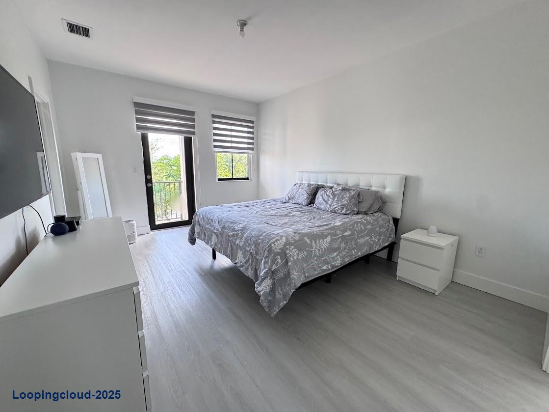 Elegant 4-Bedroom Townhouse in Gated Doral Cay with Resort-Style Amenities