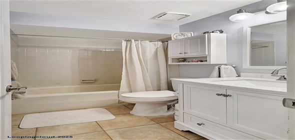 4722 OAK HILL LANE #44 Sarasota Florida, 34232 | Prime Location in Sarasota