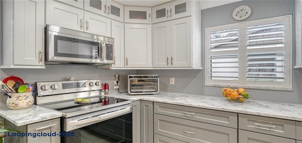 205 OAK HILL DRIVE #7 Sarasota Florida, 34232 | Beautifully Remodeled Home