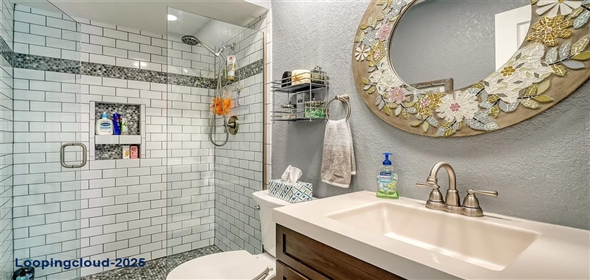 205 OAK HILL DRIVE #7 Sarasota Florida, 34232 | Beautifully Remodeled Home