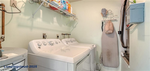 205 OAK HILL DRIVE #7 Sarasota Florida, 34232 | Beautifully Remodeled Home