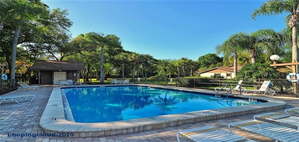 205 OAK HILL DRIVE #7 Sarasota Florida, 34232 | Beautifully Remodeled Home