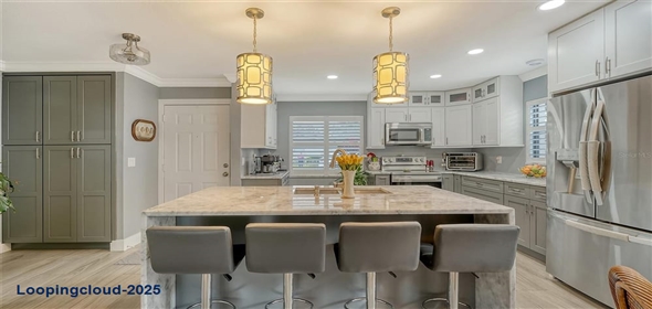 205 OAK HILL DRIVE #7 Sarasota Florida, 34232 | Beautifully Remodeled Home