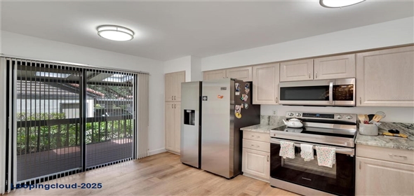 4333 TRAILS DRIVE #10-1 Sarasota Florida, 34232 | Fantastic Home in the Community of Lakes of Sarasota