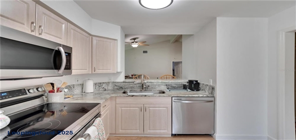 4333 TRAILS DRIVE #10-1 Sarasota Florida, 34232 | Fantastic Home in the Community of Lakes of Sarasota