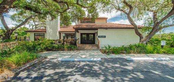 4333 TRAILS DRIVE #10-1 Sarasota Florida, 34232 | Fantastic Home in the Community of Lakes of Sarasota