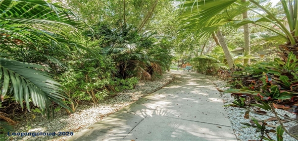 4333 TRAILS DRIVE #10-1 Sarasota Florida, 34232 | Fantastic Home in the Community of Lakes of Sarasota