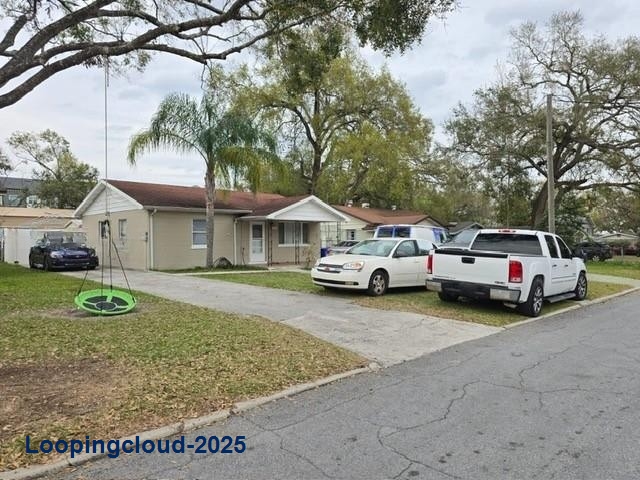 Charming Cottage-Style Home Available in Lakeland