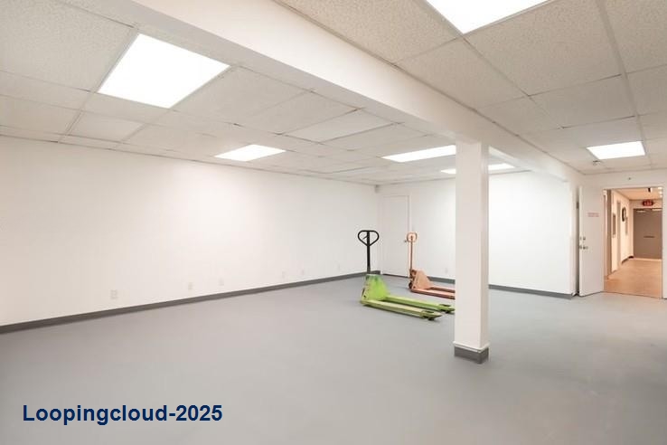 Freestanding Office/Warehouse Building Available for Lease