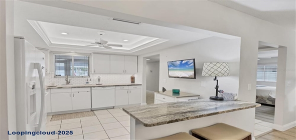 3941 GLEN OAKS DRIVE E #32 Sarasota Florida, 34232 | Exclusive Lakeview Home