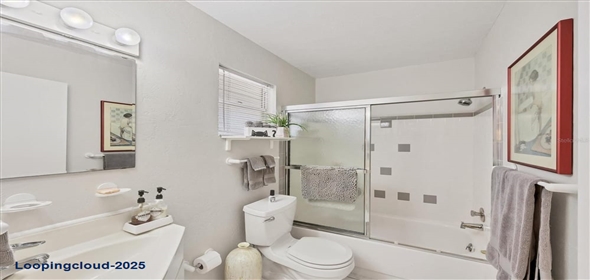 3941 GLEN OAKS DRIVE E #32 Sarasota Florida, 34232 | Exclusive Lakeview Home