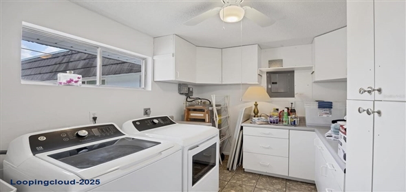 3941 GLEN OAKS DRIVE E #32 Sarasota Florida, 34232 | Exclusive Lakeview Home