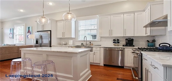 4848 Tchoupitoulas St New Orleans Louisiana, 70115 | Stylish Home with  Outdoor Bar & Entertainment Oasis