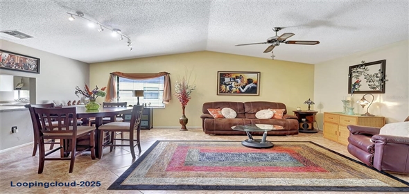 4722 OAK HILL LANE #44 Sarasota Florida, 34232 | Beautiful Home in Sarasota