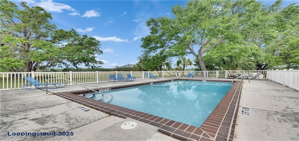 367 BOBBY JONES ROAD #367 Sarasota Florida, 34232 | Charming House