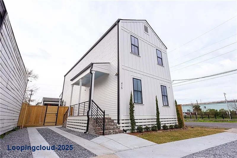 Stylish 5BR Home with HU-MU Zoning & Outdoor Kitchen