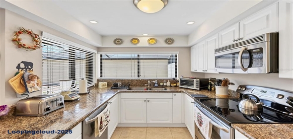 3914 GLEN OAKS MANOR DRIVE Sarasota Florida, 34232 | Beautiful Courtyard villa