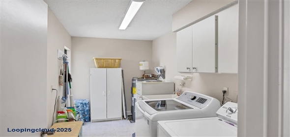 3914 GLEN OAKS MANOR DRIVE Sarasota Florida, 34232 | Beautiful Courtyard villa