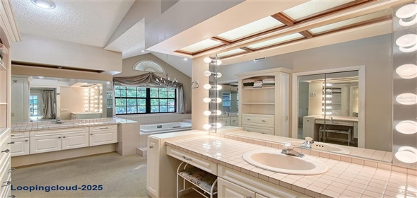 4917 LEATHA LANE Sarasota Florida, 34232 | Exclusive Family Home