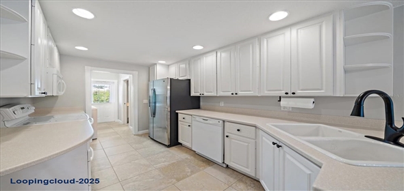 1519 NAPOLI DRIVE E Sarasota Florida, 34232 | Property in an Exclusive Neighborhood