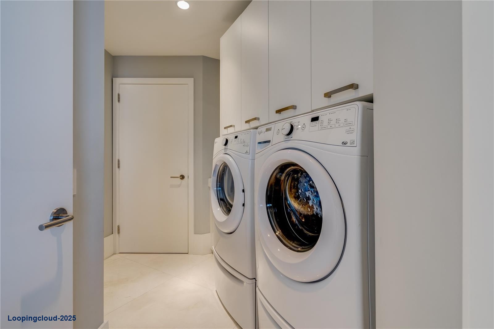 Exquisite Luxury Living at the Porsche Design Tower: A Unique Blend of Elegance and Innovation