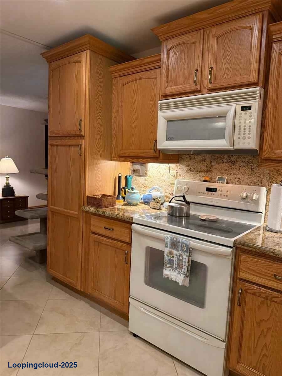 Charming Canvas in Coral Gate, Just Steps from Miami