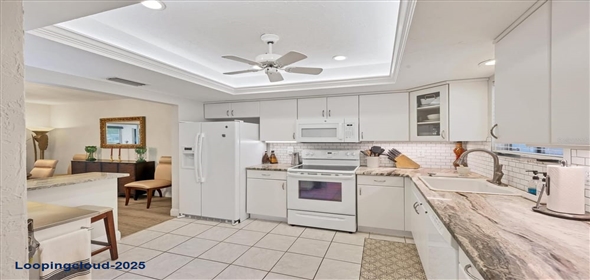 3941 GLEN OAKS DRIVE E #32 Sarasota Florida, 34232 | Lakeview Villa