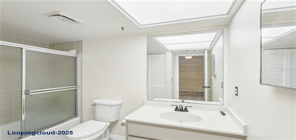 4307 WOODMANS CHART #132 Sarasota Florida, 34235 | Beautifully Updated Home