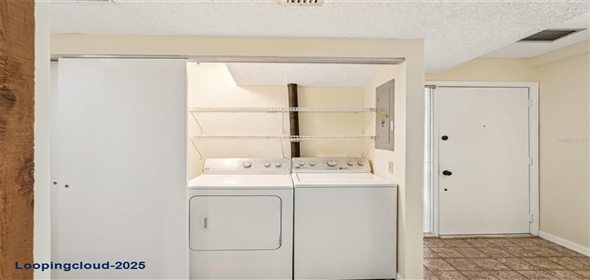 4307 WOODMANS CHART #132 Sarasota Florida, 34235 | Beautifully Updated Home