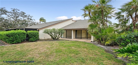 4307 WOODMANS CHART #132 Sarasota Florida, 34235 | Beautifully Updated Home