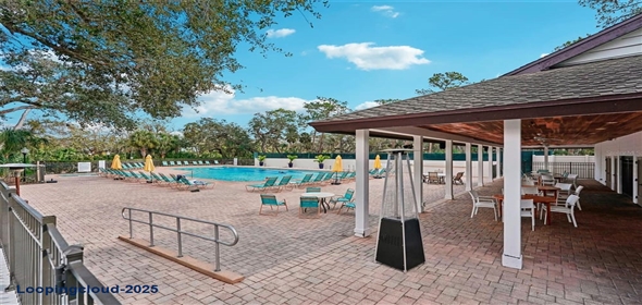 4307 WOODMANS CHART #132 Sarasota Florida, 34235 | Beautifully Updated Home