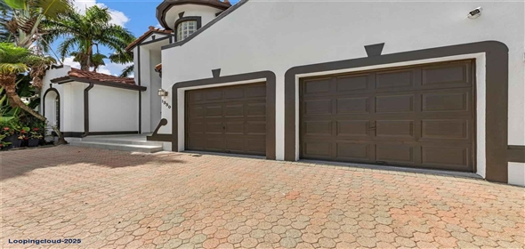 1350 Hollywood Blvd Hollywood Florida, 33019 | Stunning Fully Renovated Home with Pool and Beach Proximity!