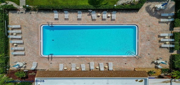 1540 GLEN OAKS DRIVE E #B336 Sarasota Florida, 34232 | Lovely Corner Unit