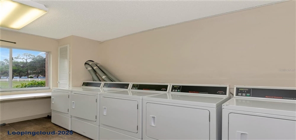 1540 GLEN OAKS DRIVE E #B336 Sarasota Florida, 34232 | Lovely Corner Unit