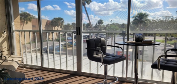 1540 GLEN OAKS DRIVE E #B336 Sarasota Florida, 34232 | Lovely Corner Unit