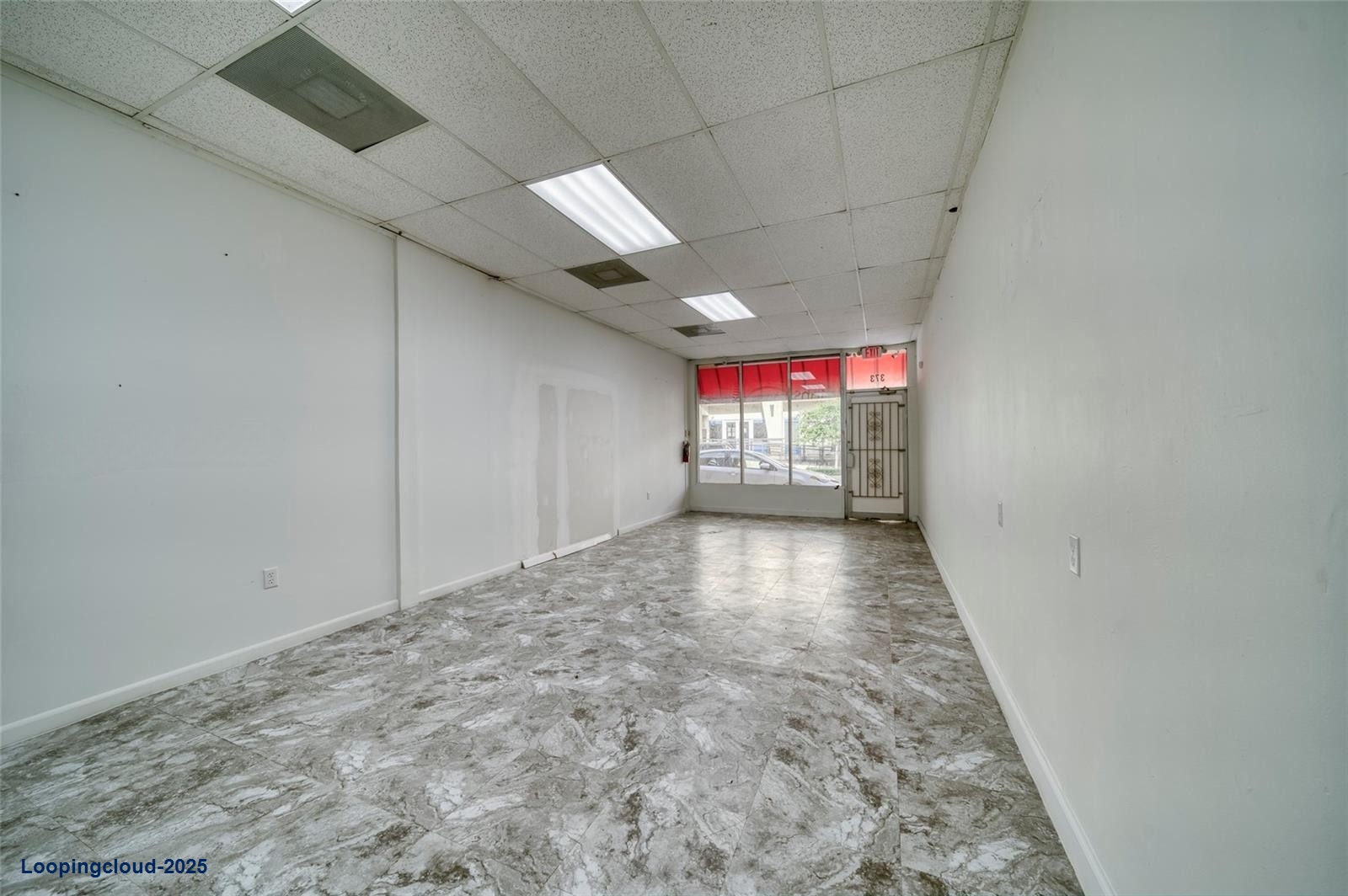 Professional Office Space for Lease in Prime Hialeah Location – 650 SF
