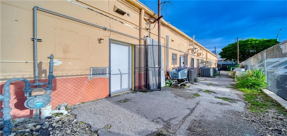 373 E 1st Ave Miami Florida, 33010 | Professional Office Space for Lease in Prime Hialeah Location – 650 SF