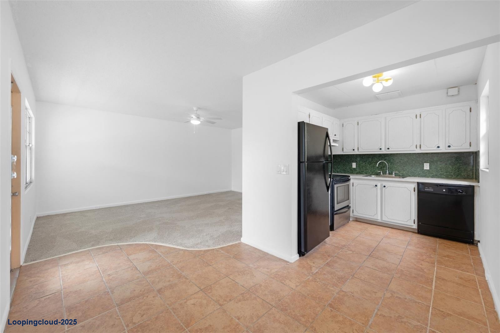 Beautifully Renovated 2-Bedroom Corner Unit with Lake Views & Resort-Style Amenities