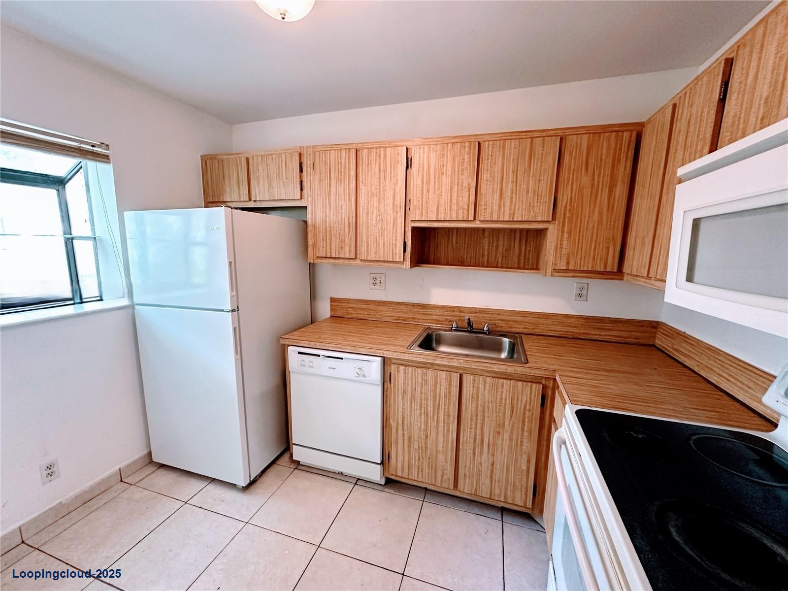 Comfortable Living in Gardens Dr – 1BR Condo for Rent