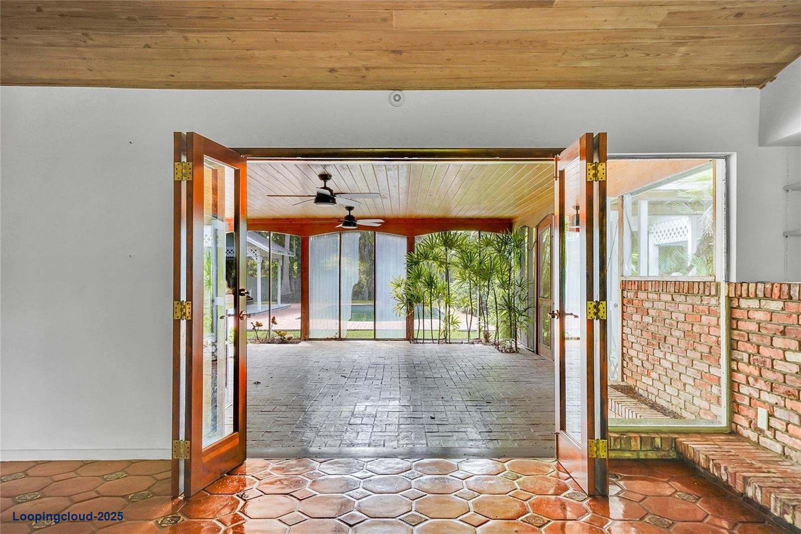 Spacious 6BR Mediterranean Oasis with Pool & Guest Suite in Pinecrest