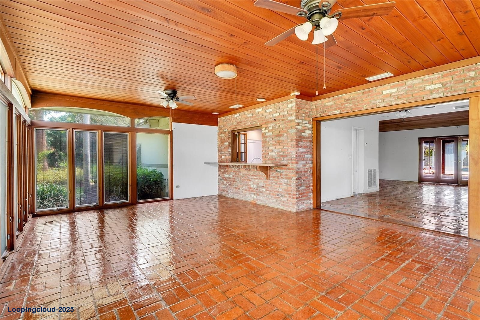 Spacious 6BR Mediterranean Oasis with Pool & Guest Suite in Pinecrest