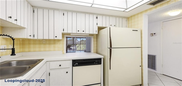 1330 GLEN OAKS DRIVE E #374D Sarasota Florida, 34232 | Resort Style Property