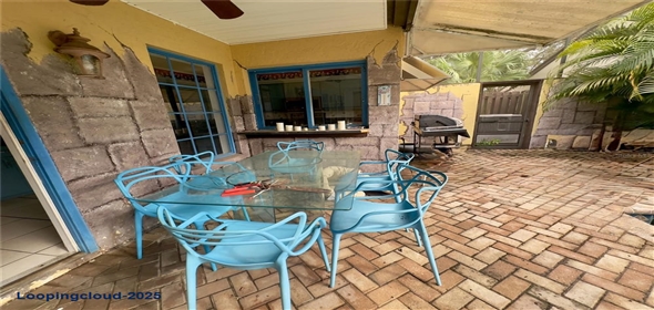 3725 GLEN OAKS MANOR DRIVE Sarasota Florida, 34232 | Charming House