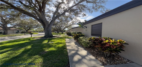 3725 GLEN OAKS MANOR DRIVE Sarasota Florida, 34232 | Charming House