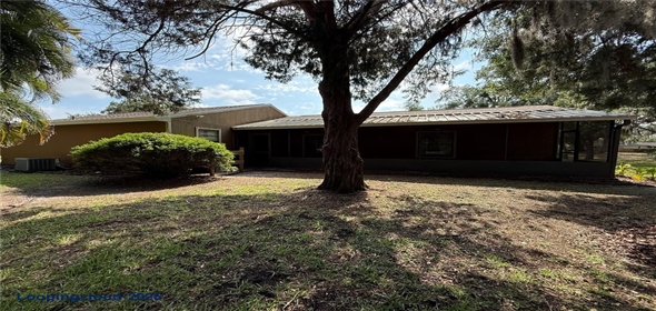 3957 BEARDED OAKS COURT Sarasota Florida, 34232 | Beautifully Manteined Home